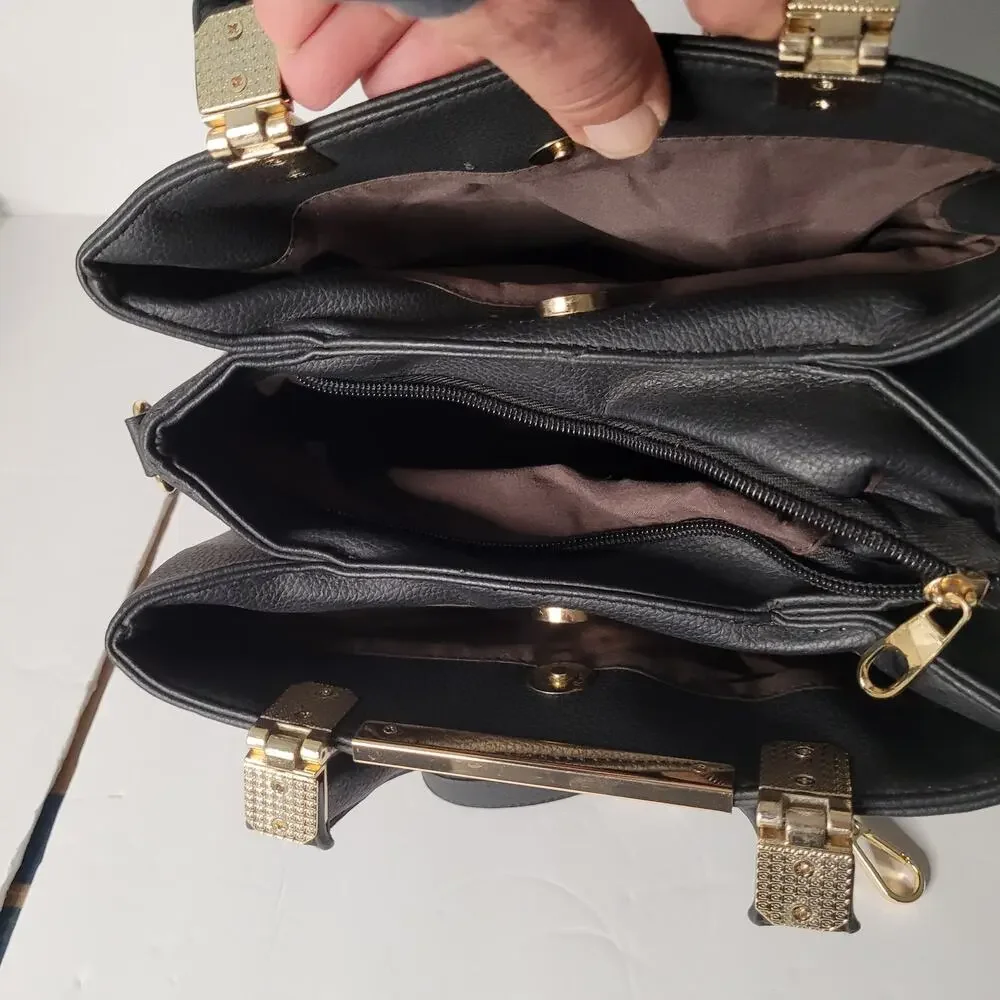 Chic Black Handbag with Multi-Compartments - Stylish & Versatile